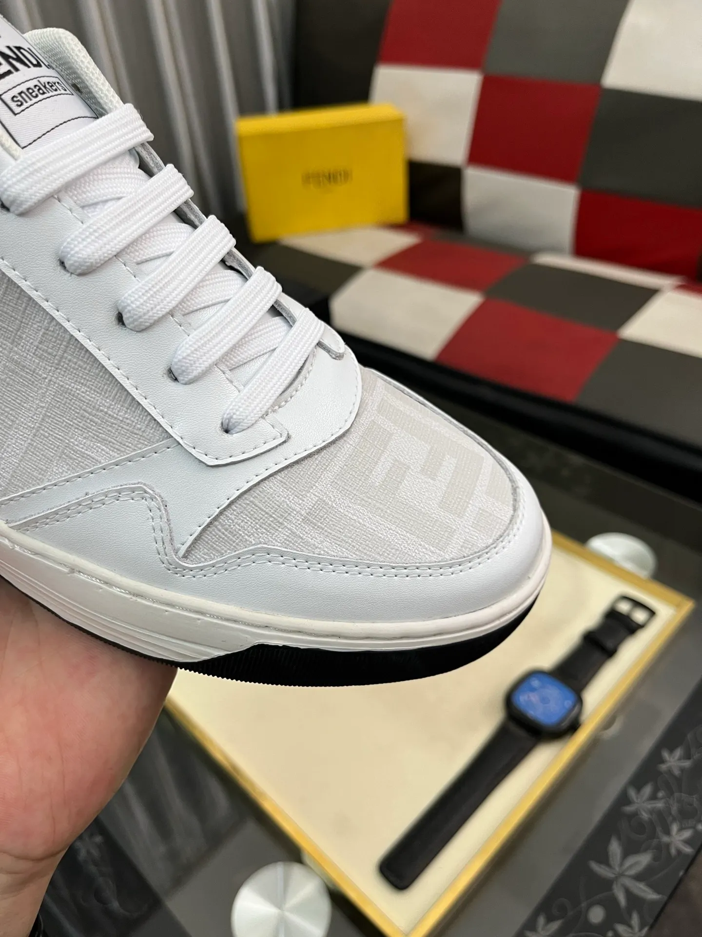 Men's Men's Shoes💰420⌚️⌚️[Fendi] Fendi's latest casual shoes for men! Available at counters simultaneously! A one-to-one replica of the original. Made entirely of imported top-grain calfskin, the interior is made of top-grain water-dyed cowhide, and the original factory-supplied rubber outsole. Leading new fashion concepts. Matching code: 38-443️⃣Colors available
